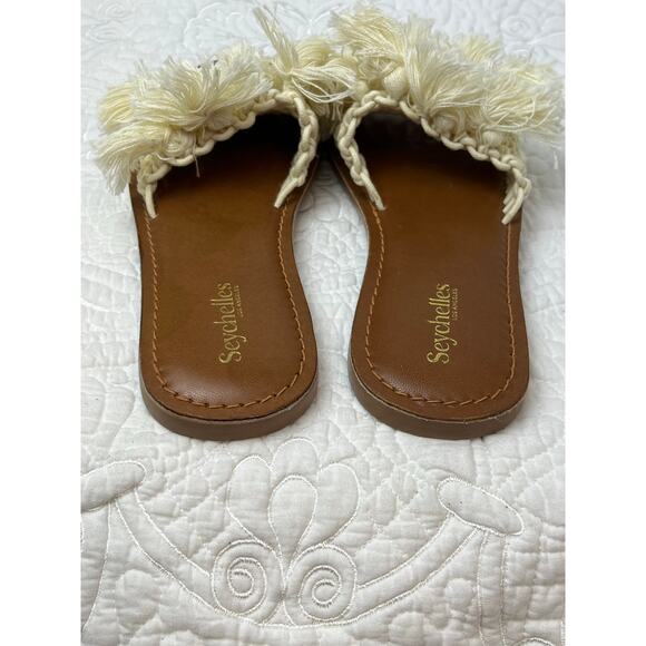 Seychelles Women's Size 7 White/Tan Slip on Fabric Pompom Flat Sandals Comfort - Picture 7 of 11